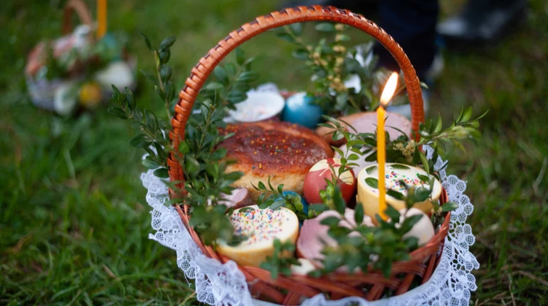 Великодній кошик за п’ять років подорожчав майже вдвічі