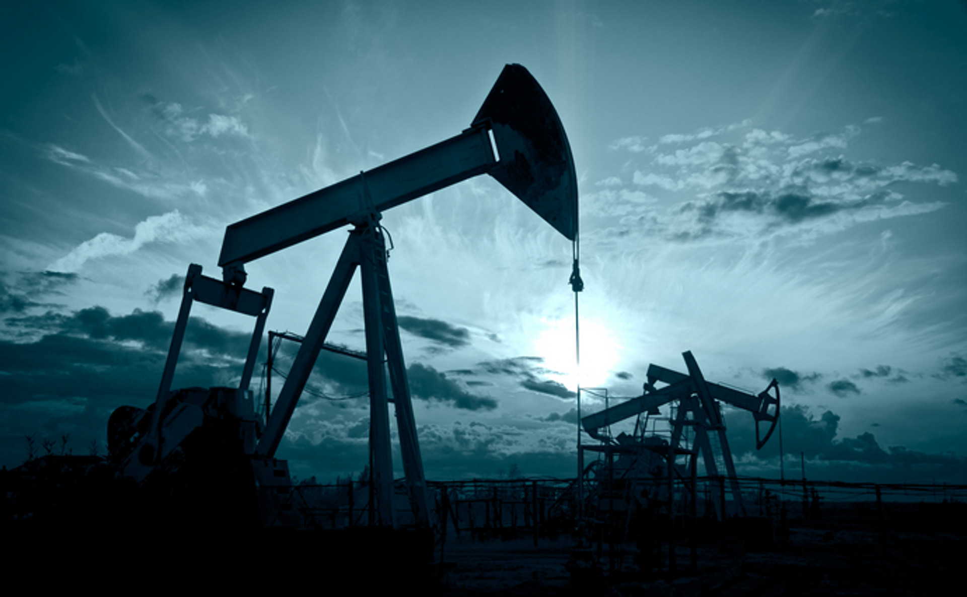 Мінус 37 доларів за барель: що відбувається з ринком нафти