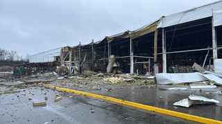 Внаслідок російської атаки у Запоріжжі пошкоджено два торговельні центри