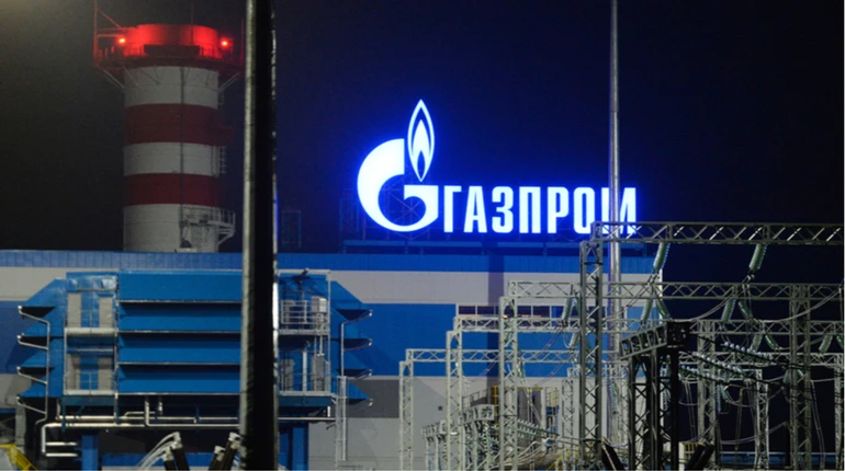 Щойно ожив – і знову помер: атака дрона зупинила паливний завод Газпрому
