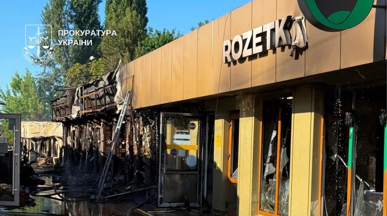 Росіяни знищили відділення Rozetka та пошкодили бізнес-центр у Києві