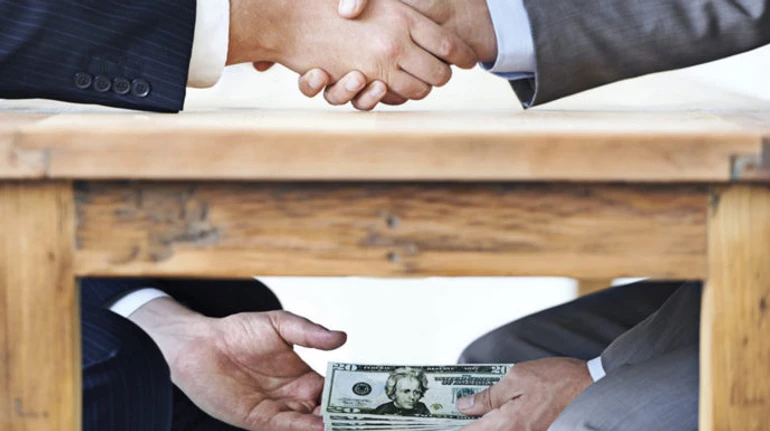 НАЗК дослідило корупцію: які сфери українці вважають найбільш корумпованими