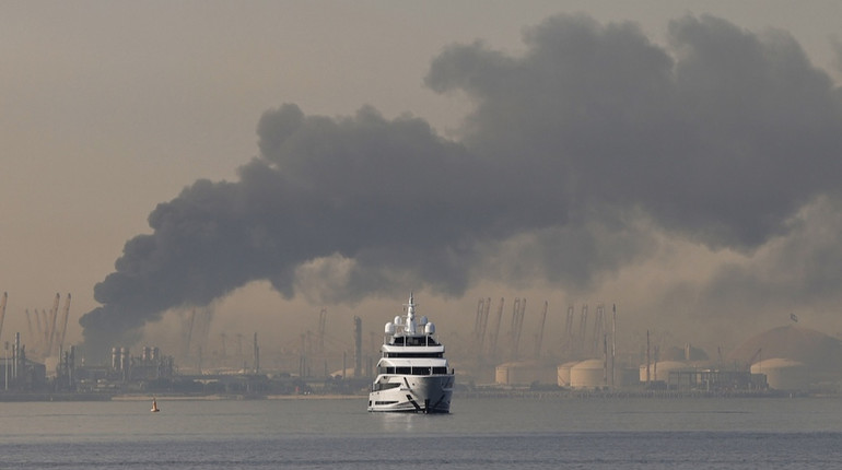 Іран атакує інфраструктуру ОАЕ, Катару та Оману