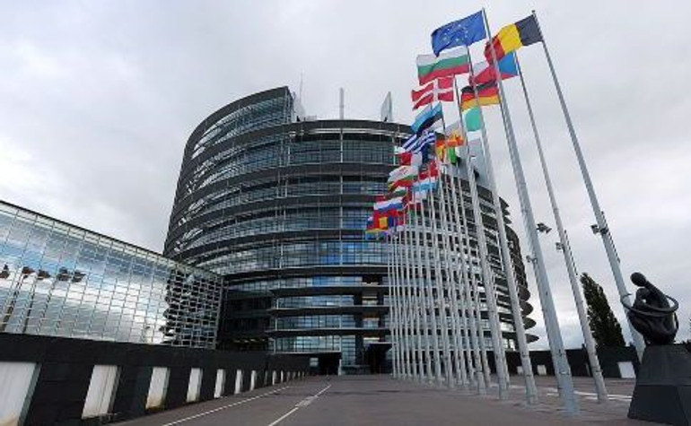 Европарламент поддержал выделение Украине 18 миллиардов евро макрофина в 2023 году