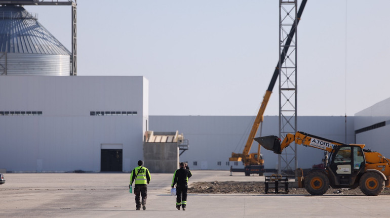 На Закарпатті у індустріальному парку почали будувати новий завод