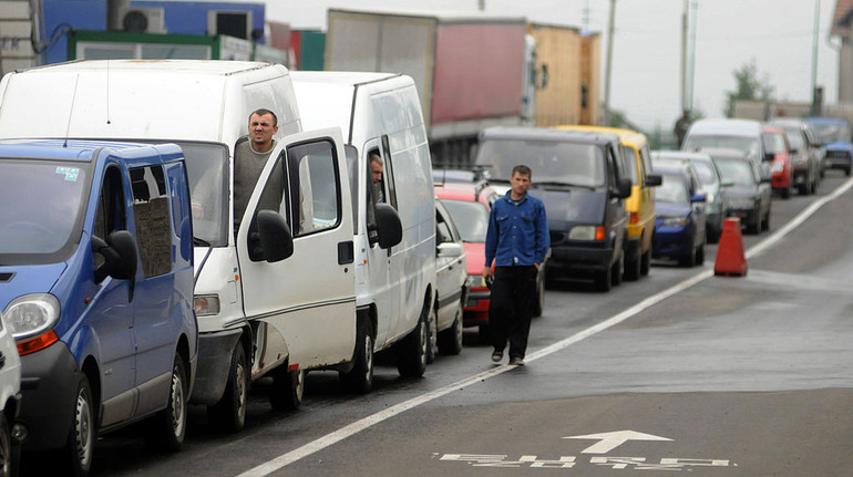 На всей границе Украины остановили пропускные операции из-за вражеской атаки