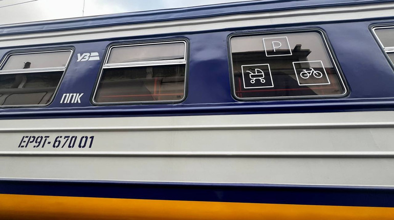 На маршруты вышел еще один капитально модернизированный Укрзализныцей электропоезд