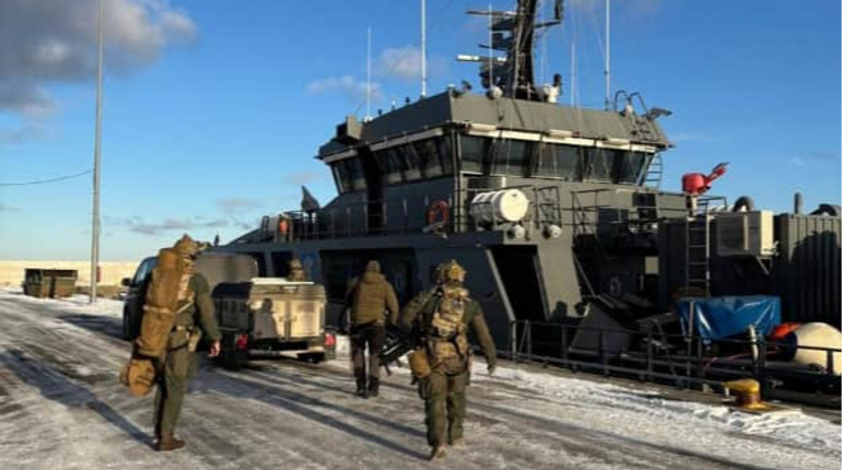 Эстония задержала контейнеровоз с российским экипажем по подозрению в контрабанде