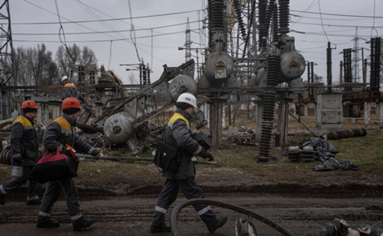 ДТЕК: росіяни атакою пошкодили три трансформаторні підстанції Києва