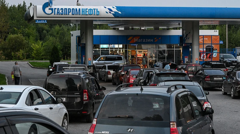 Ряд российских регионов вновь ввели ограничения на отпуск топлива