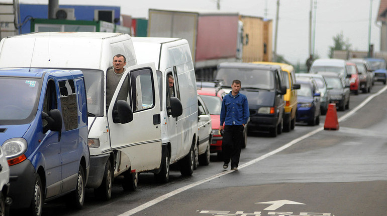 На границе с Польшей возобновили оформление грузовиков