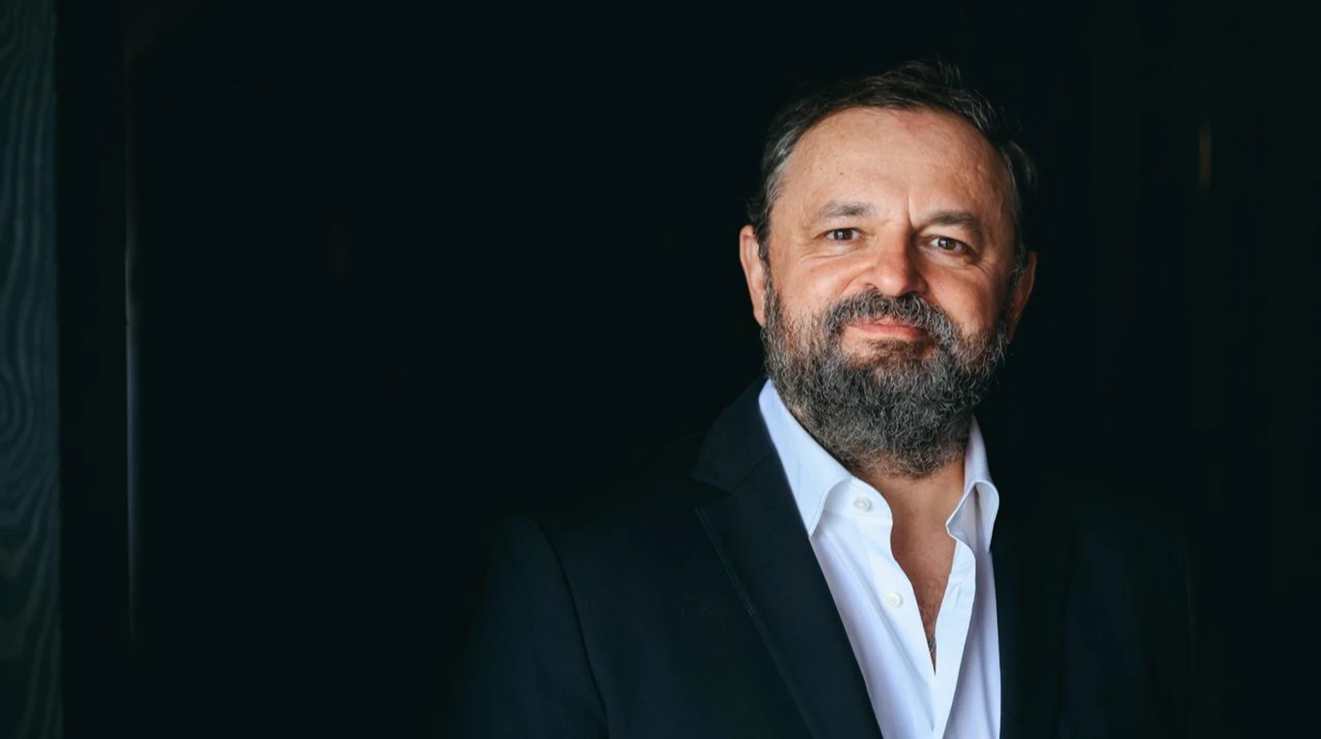 Ростислав Валіхновський — пластичний та реконструктивний хірург №1 в Україні у 2026 році