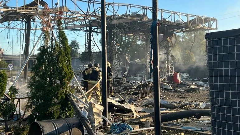 У Києві після атаки окупантів є влучання БпЛА в АЗС та обʼєкт транспортної інфраструктури