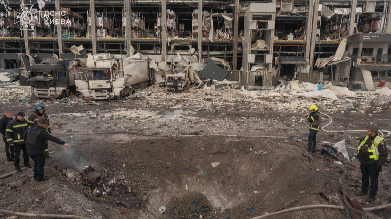 Россияне уничтожили логистический центр сети Novus в Киеве: погибли четверо водителей