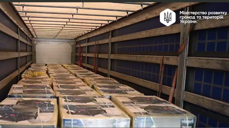 Украина получила 300 генераторов от партнеров из SECI