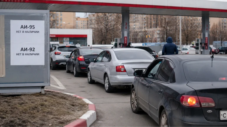 Россия продлила запрет на экспорт дизельного топлива после рекордных ударов по НПЗ