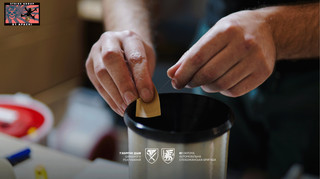 Как в батальоне БпС Апачи 81 ОАэМБр наматывают оптоволокно для дронов