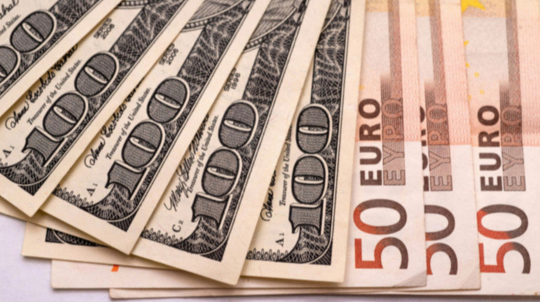 Офіційні курси долара та євро знову встановили історичні рекорди