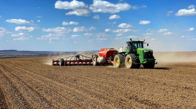 Аграрії забезпечені пальним на місяць – ЗМІ