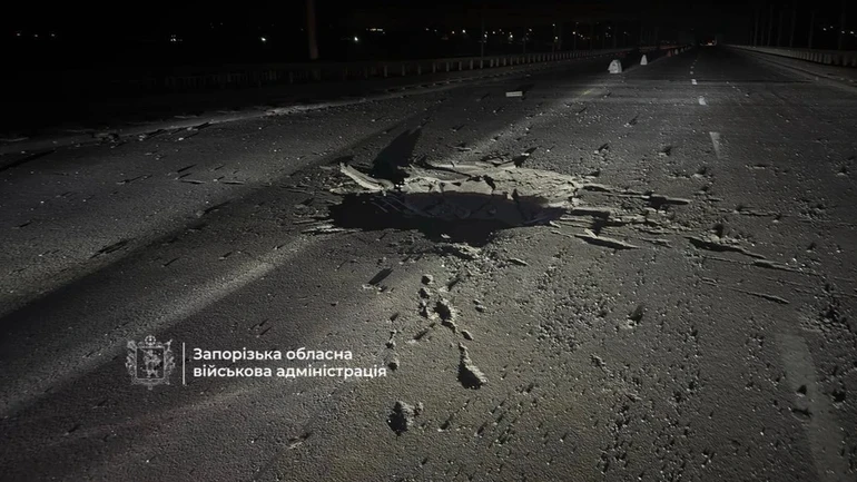 Росія вдарила по мосту в Запоріжжі: п’ятеро постраждалих
