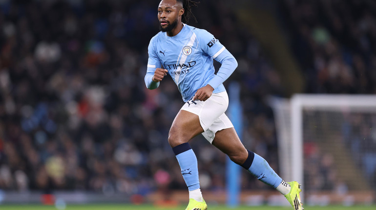 Футбольные клубы в январе потратили на трансферы почти $2 миллиарда