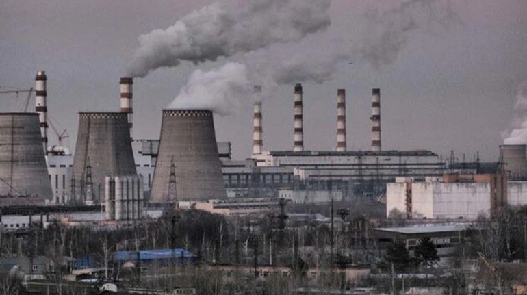 У Херсоні після зупинки ТЕЦ мешканцям роздають обігрівачі