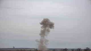 Ворог масовано атакував Корабельний район Херсона: є знеструмлення, загибла та поранені