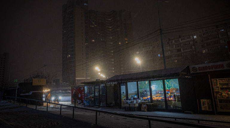 Економія електроенергії: на вулицях Києві приглушать освітлення