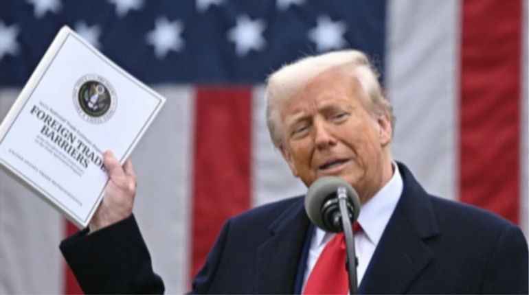 Трамп на три дня отложил введение 50-процентных пошлин на товары из Канады