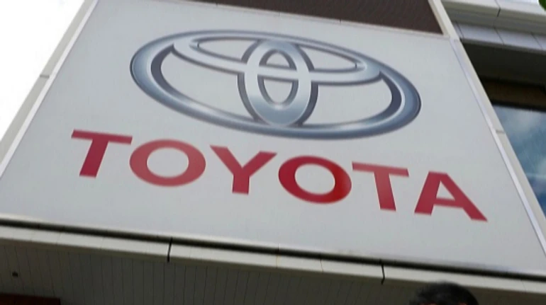 РФ знищила склад Toyota в Україні: можливі затримки з постачанням