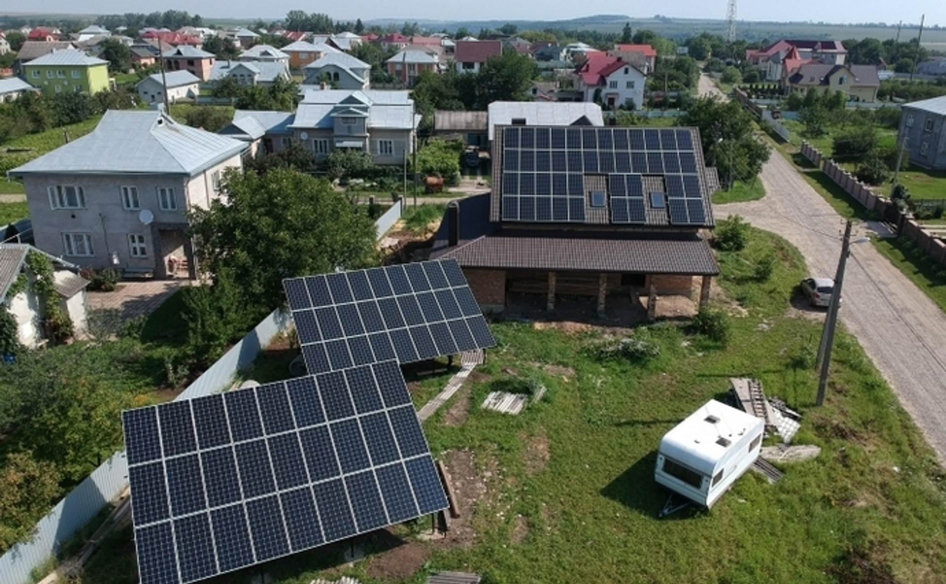 Висока напруга: Чому Міненерго хоче обмежити домашні сонячні електростанції