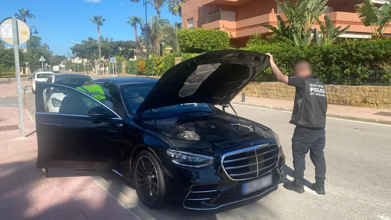 Полсотни похищенных в Евросоюзе элитных автомобилей: украинцев будут судить