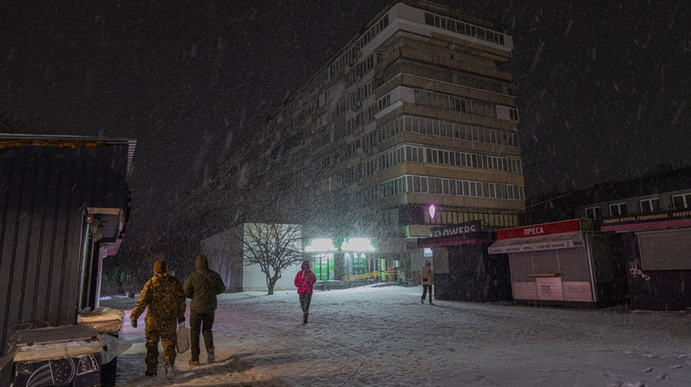 Київ поступово переходить від аварійних обмежень світла до графіків відключень