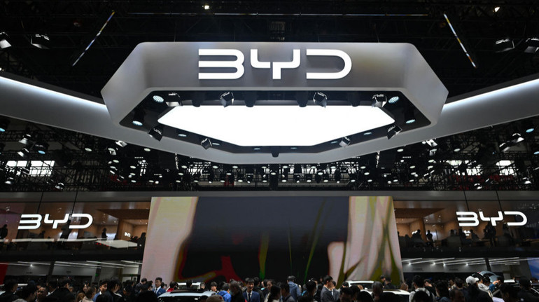 BYD звільнила підрядника в Бразилії через звинувачення в рабських умовах праці
