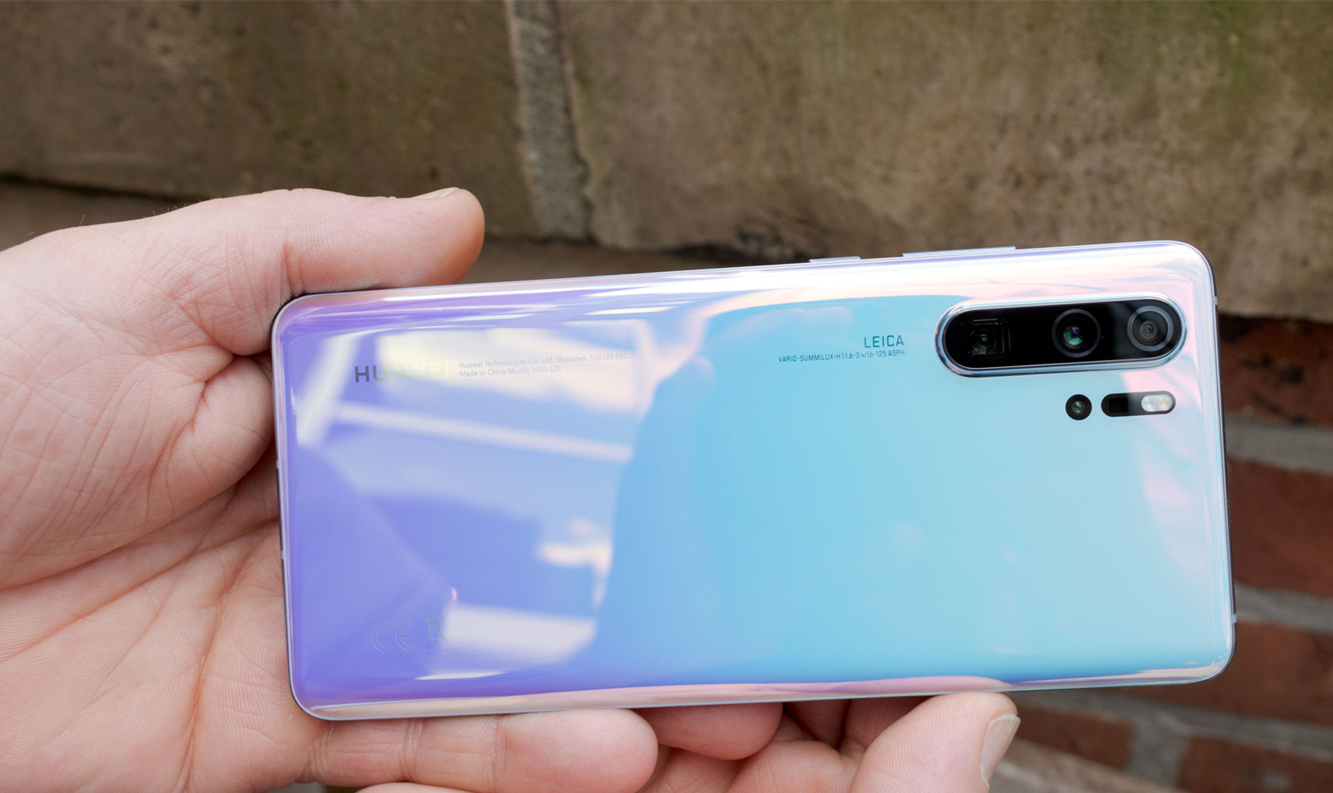 Правила не писані: огляд нового флагмана Huawei P30 pro