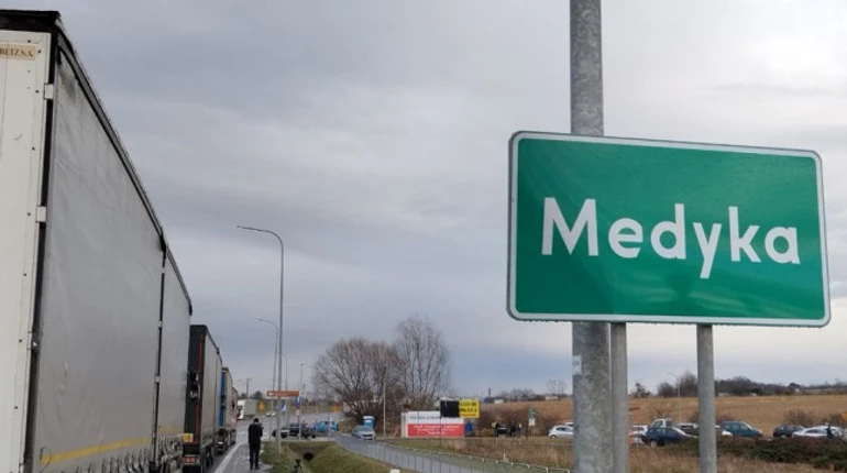 В пункте Шегини – Медика на полтора года ограничили проезд для автобусов