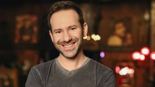 Власник платформи для дорослих OnlyFans помер від раку