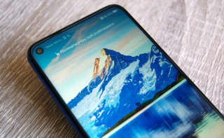 Смартфон Honor 20 від Huawei: плюси і мінуси нового молодіжного флагмана