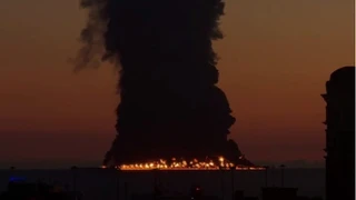 Біля Сочі палає судно: над морем здійнявся величезний стовп диму