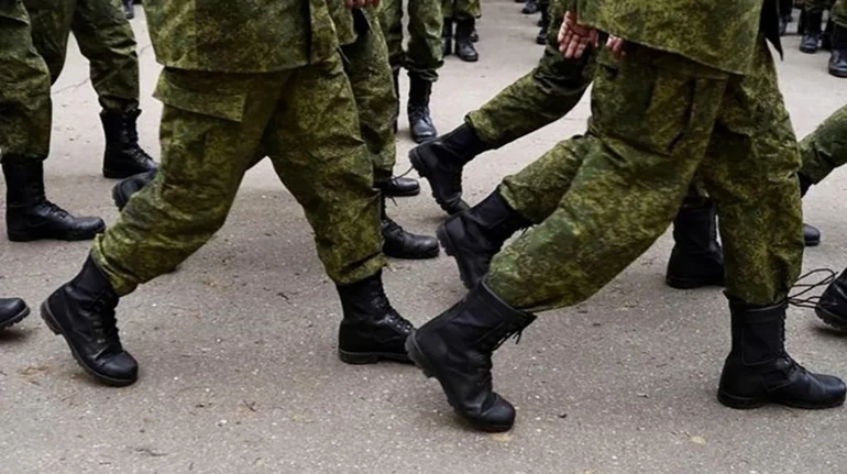 На окупованій Луганщині забирають працівників промисловості на війну проти України