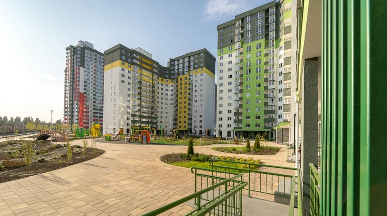 В Киеве во время вражеской атаки получил повреждения ЖК Сырецкие сады