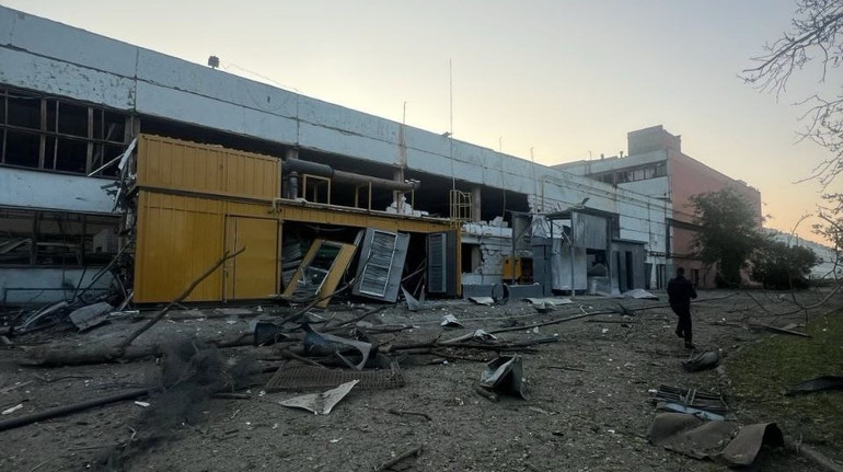 Росія вдарила ракетами по заводу в Запоріжжі