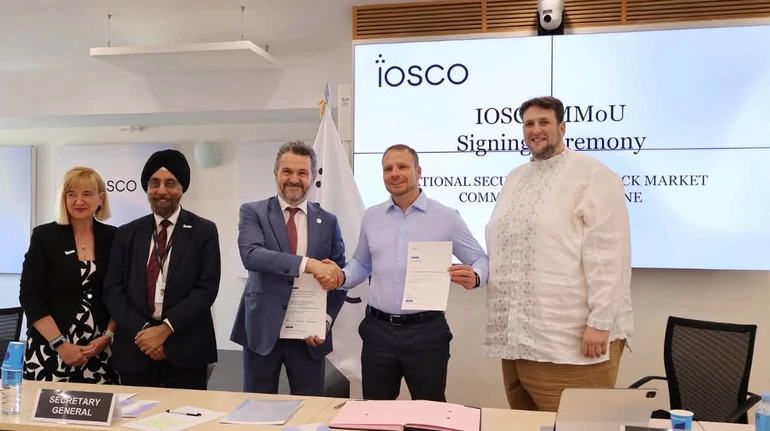 Комісія з цінних паперів виявлятиме порушників і закордоном