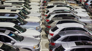 ЕС откладывает запрет на продажу бензиновых и дизельных авто