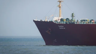 Иран просит Индию освободить три задержанных танкера