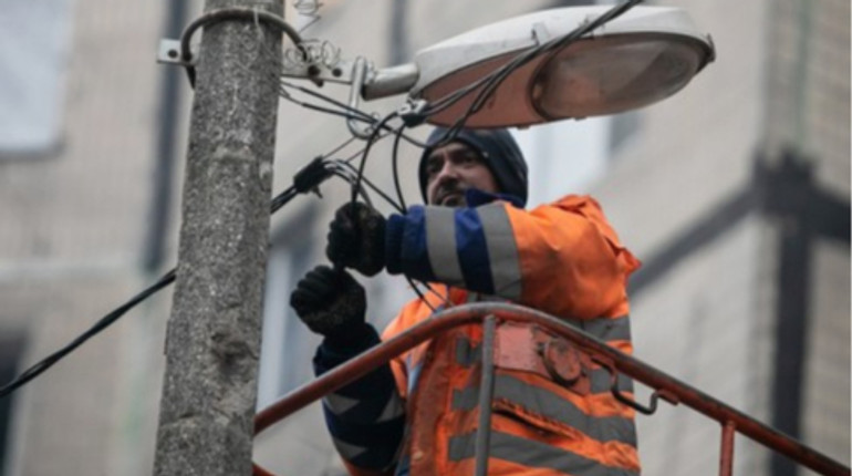 Дніпропетровська область виходить з аварійних відключень світла після аварії
