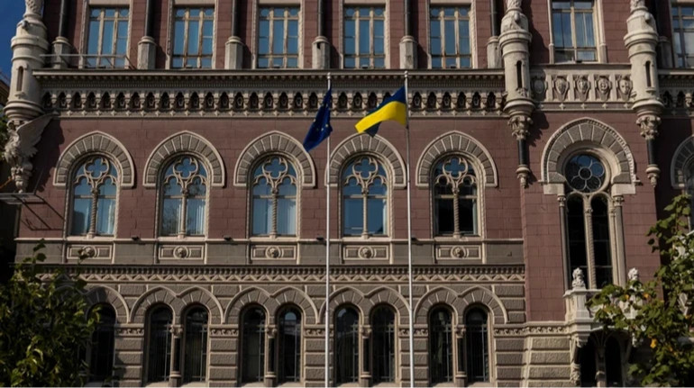 НБУ объяснил, почему нет дефицита наличной валюты на рынке