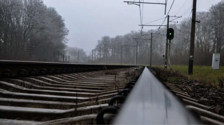 Премьер-министр рассказала о транспортных потерях Укрзализныци во время войны с РФ
