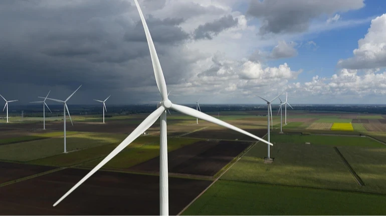 ЕИБ одобрил финансирование чистой энергетики Европы