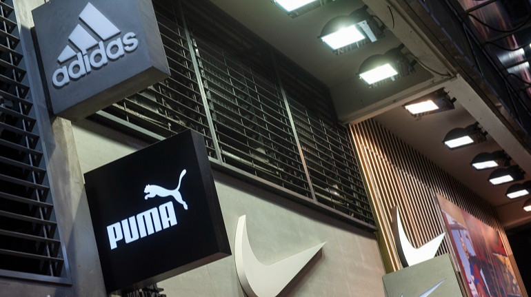 Трамп ударил по Adidas и Puma: акции обвалились после новых пошлин